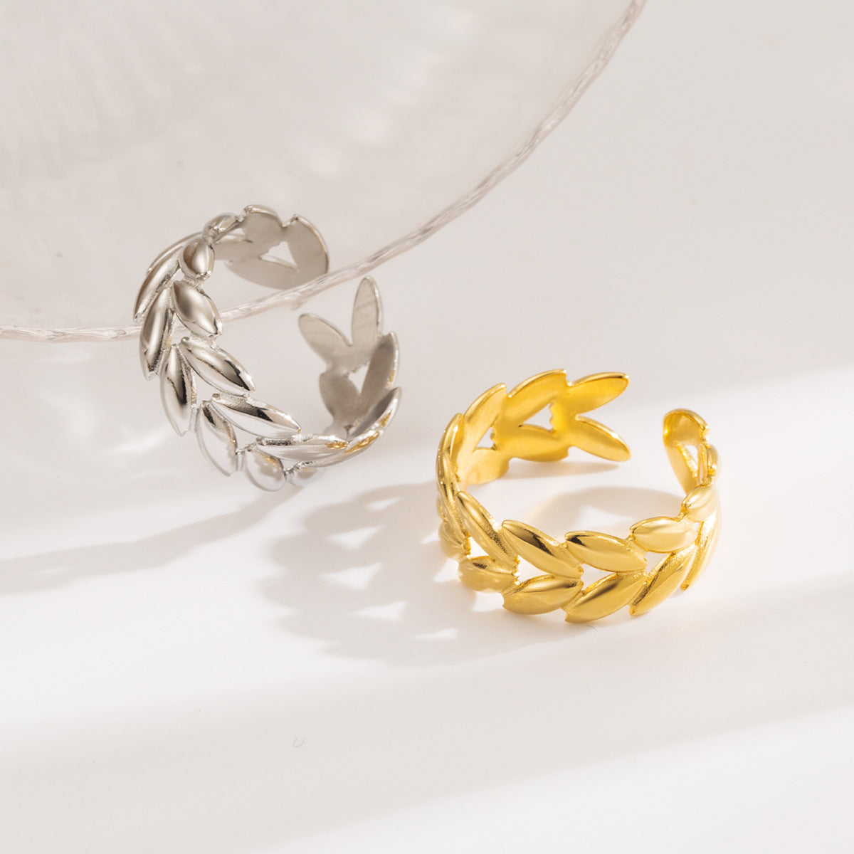 Anillo de acero inoxidable con forma de hoja, de diseño minimalista y geométrico, para mujer con acabado pulido