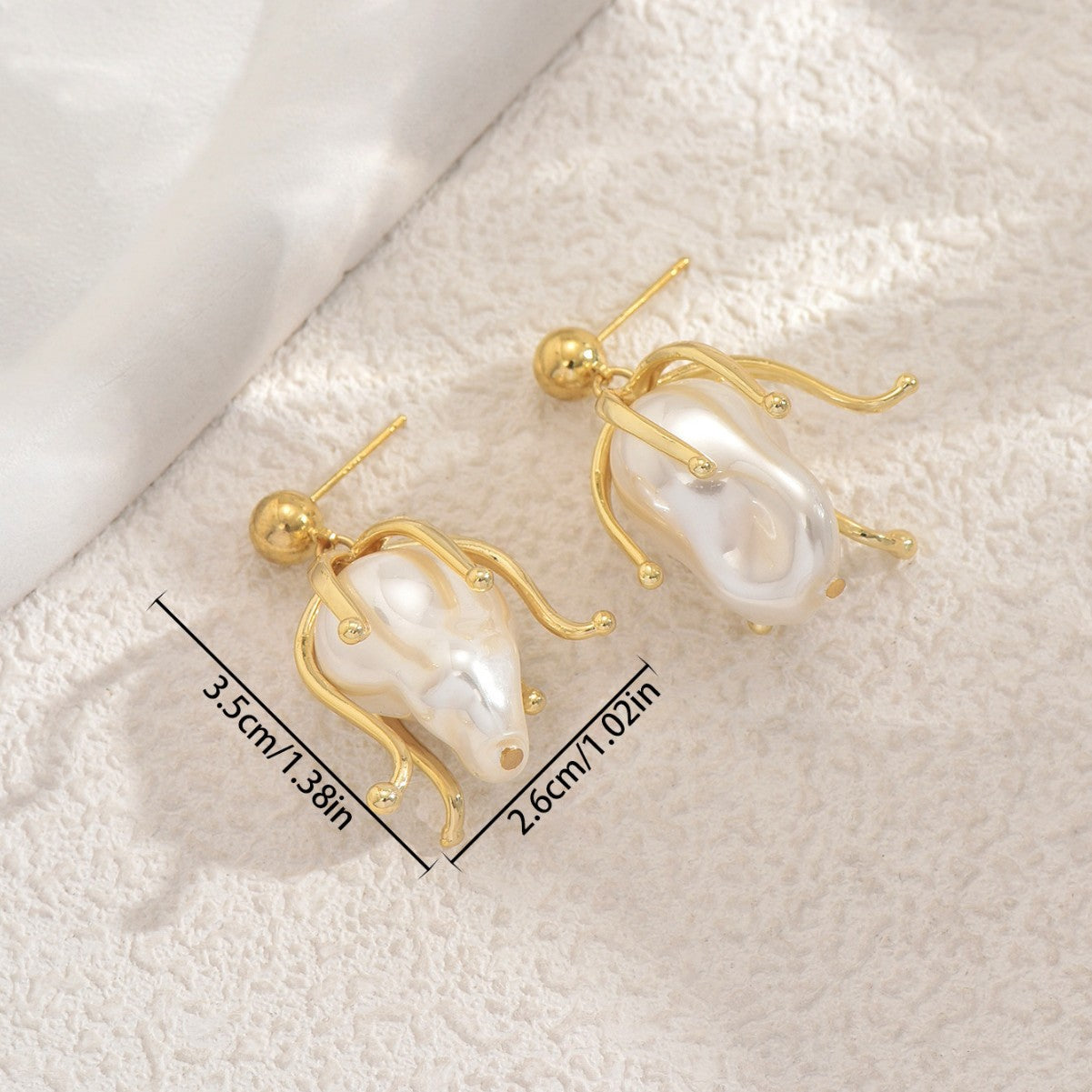 Orecchini a perno da donna in stile barocco minimalista con intarsio di perle geometriche in lega di zinco di lusso
