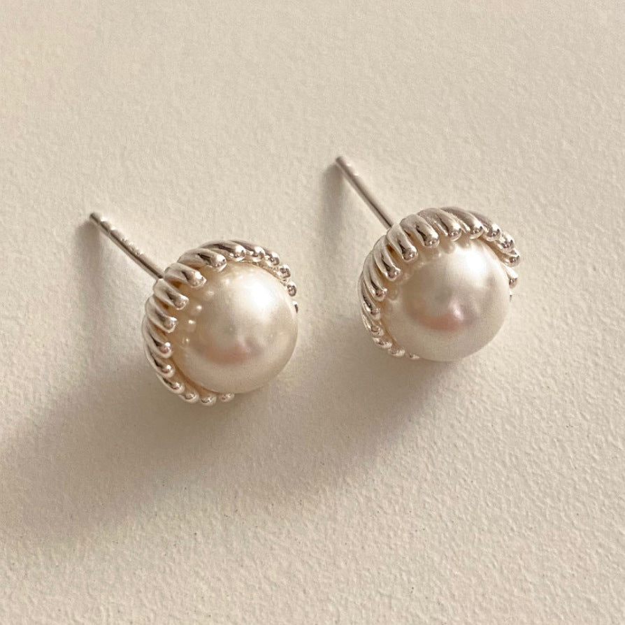 Pendientes minimalistas de perlas rojas en forma de letra geométrica de plata de ley 925 para mujer
