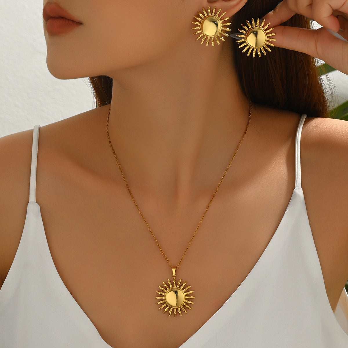Conjunto de collar con colgante de girasol floral y pendientes para mujer, joyería de moda chapada en metal de aleación