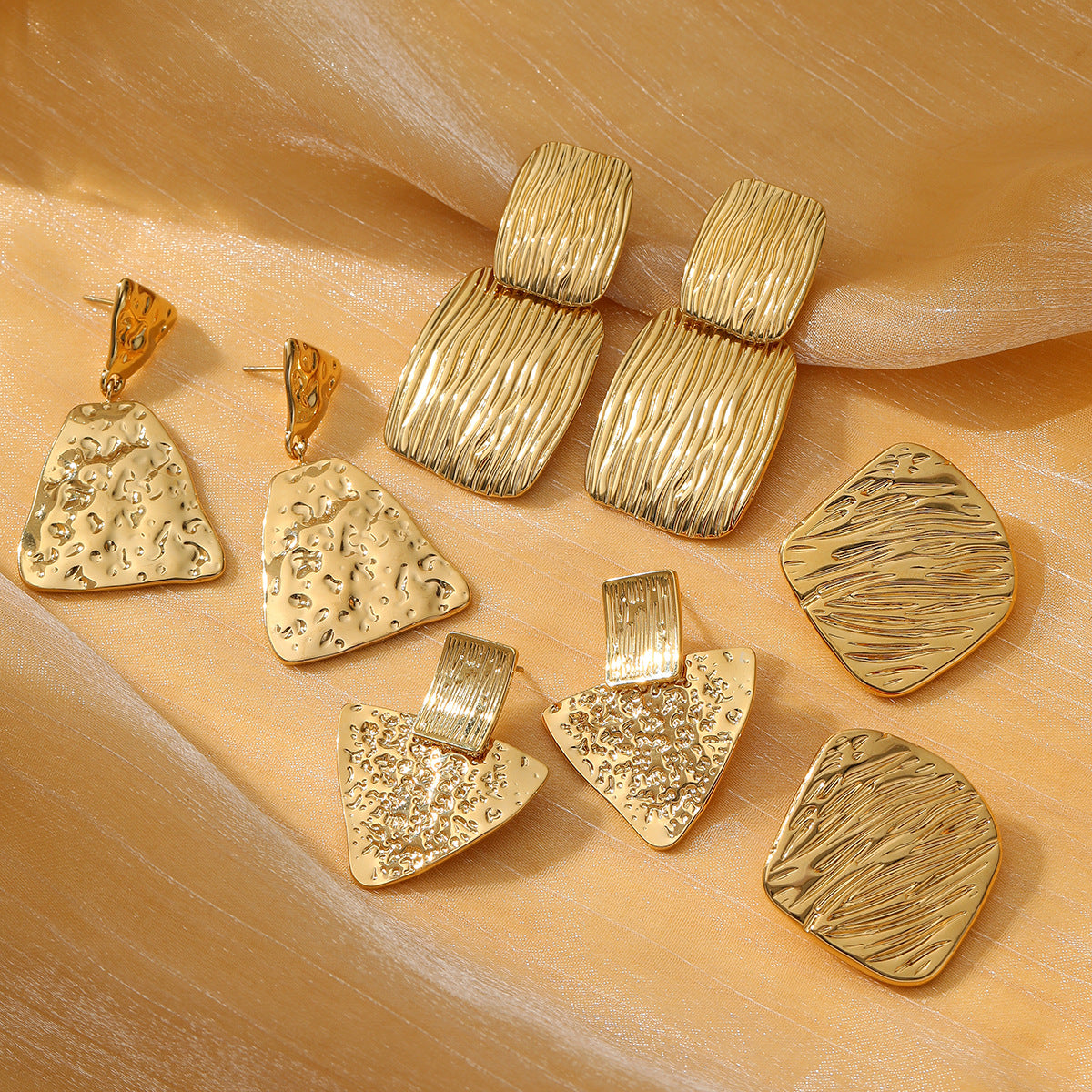 Orecchini minimalistici geometrici triangolari e quadrati in acciaio inossidabile con placcatura in oro 18 carati da donna