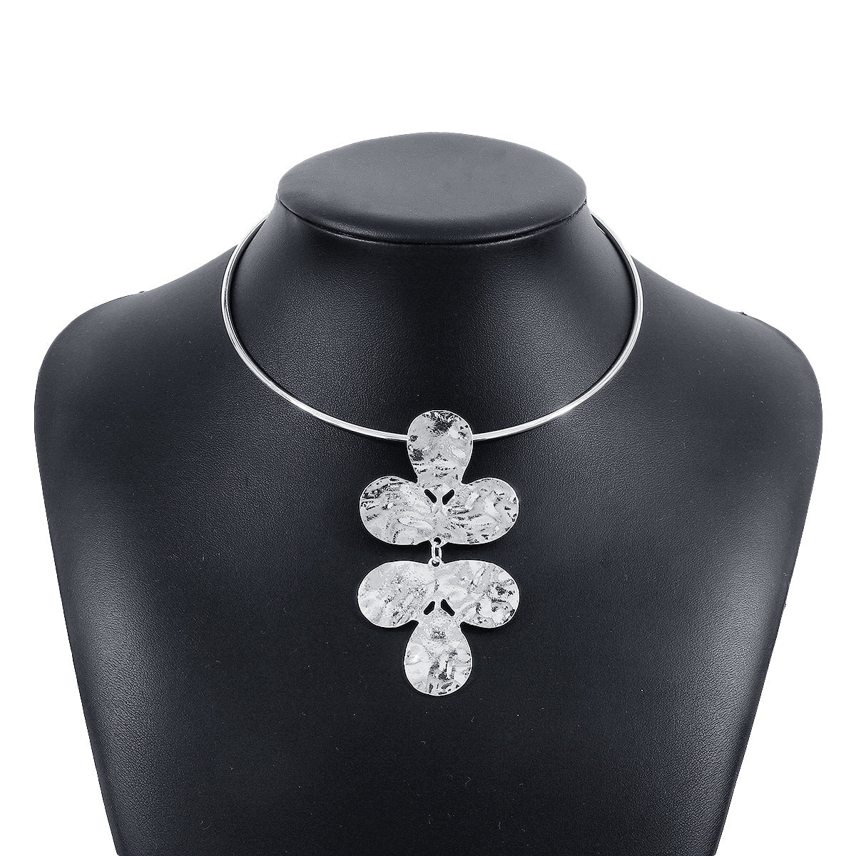 Collar colgante floral y geométrico dulce y atrevido con aleación de hierro galvanizado para mujer