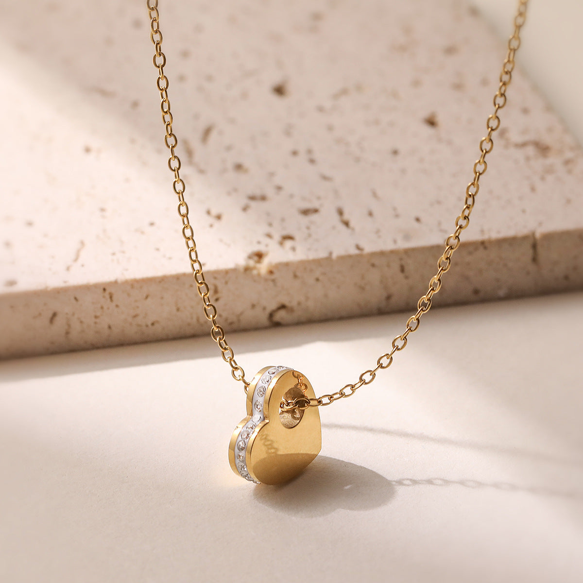 Minimalist Elegant 18K Gold Plated Stainless Steel Cubic Zirconia Heart Pendant Necklace for Women