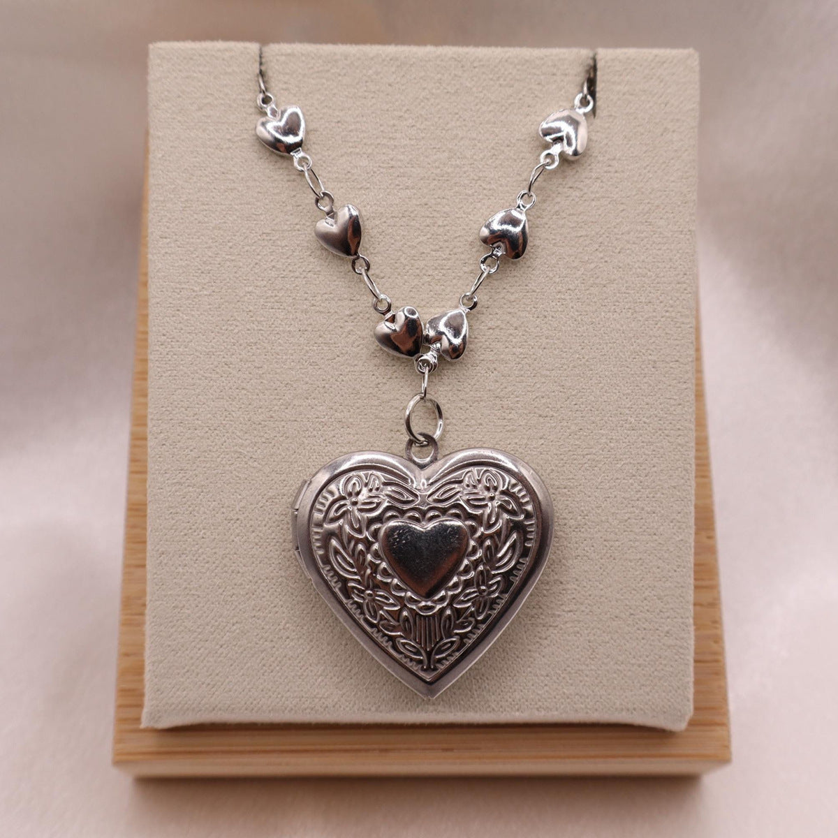Retro Heart-Shaped Stainless Steel Pendant Necklace with Polished Titanium Steel Locket for Women