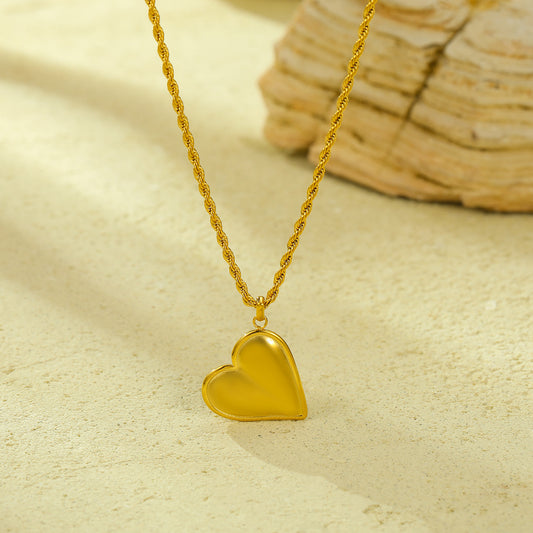 Minimalist Instagram Style Titanium Steel Plated 18K Gold Heart Pendant Clavicle Necklace for Women