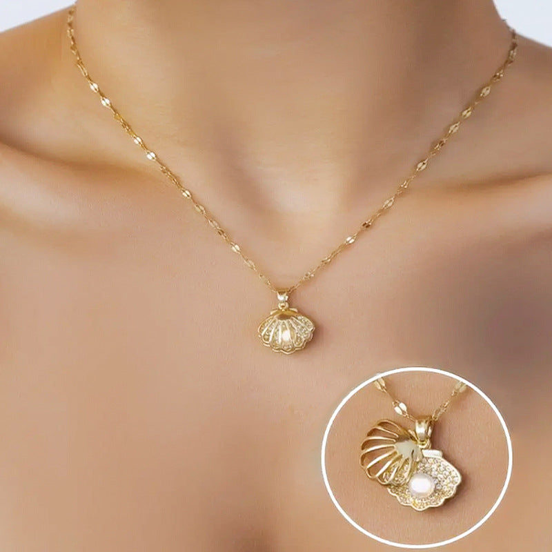 Fashionable Geometric Copper Plated Shell Pendant Necklace for Women with Simulated Pearl Accents and Delicate Collarbone Chain