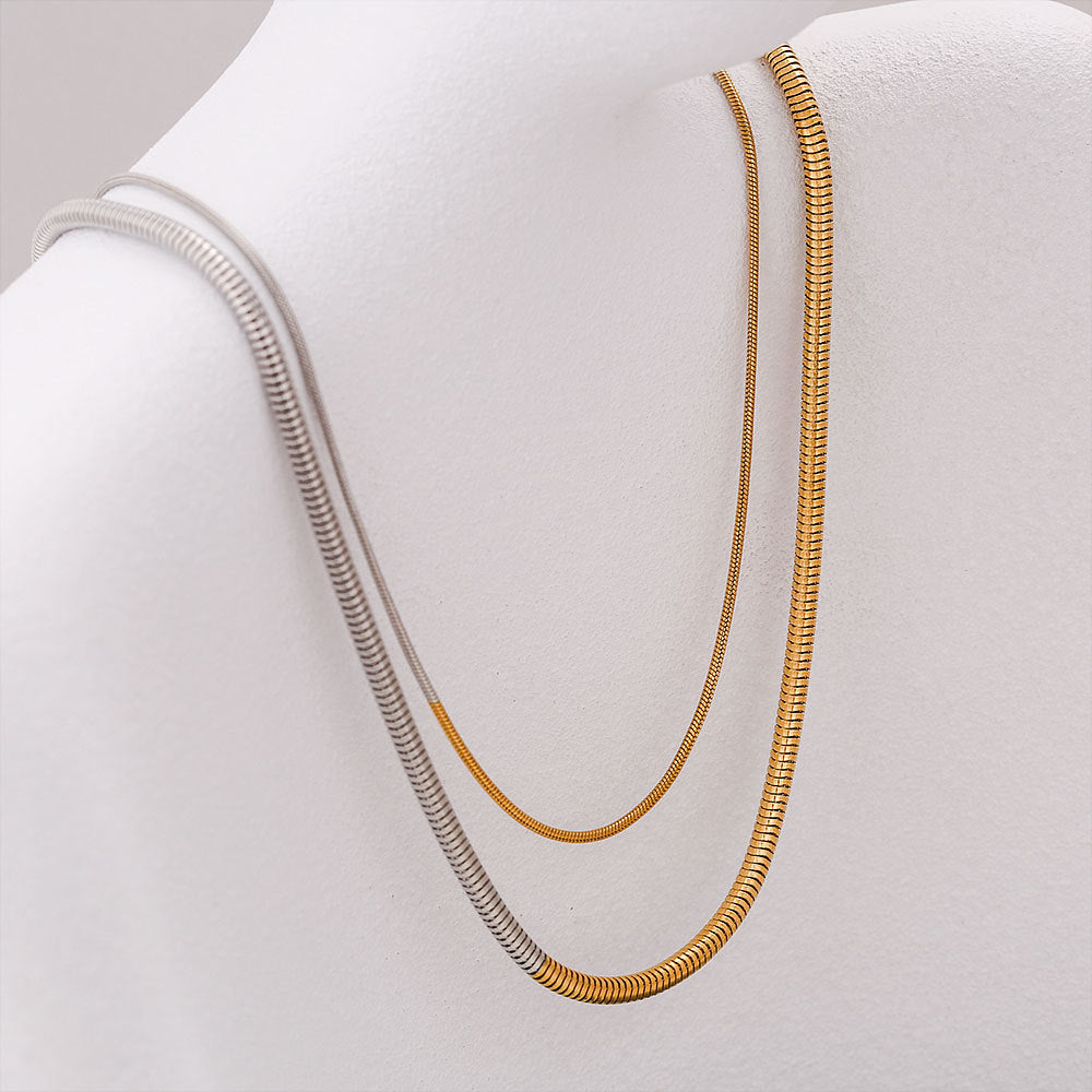Collana Minimalista a Catena Serpentina Bicolore Sfumata a U in Acciaio Inossidabile e Acciaio al Titanio Unisex
