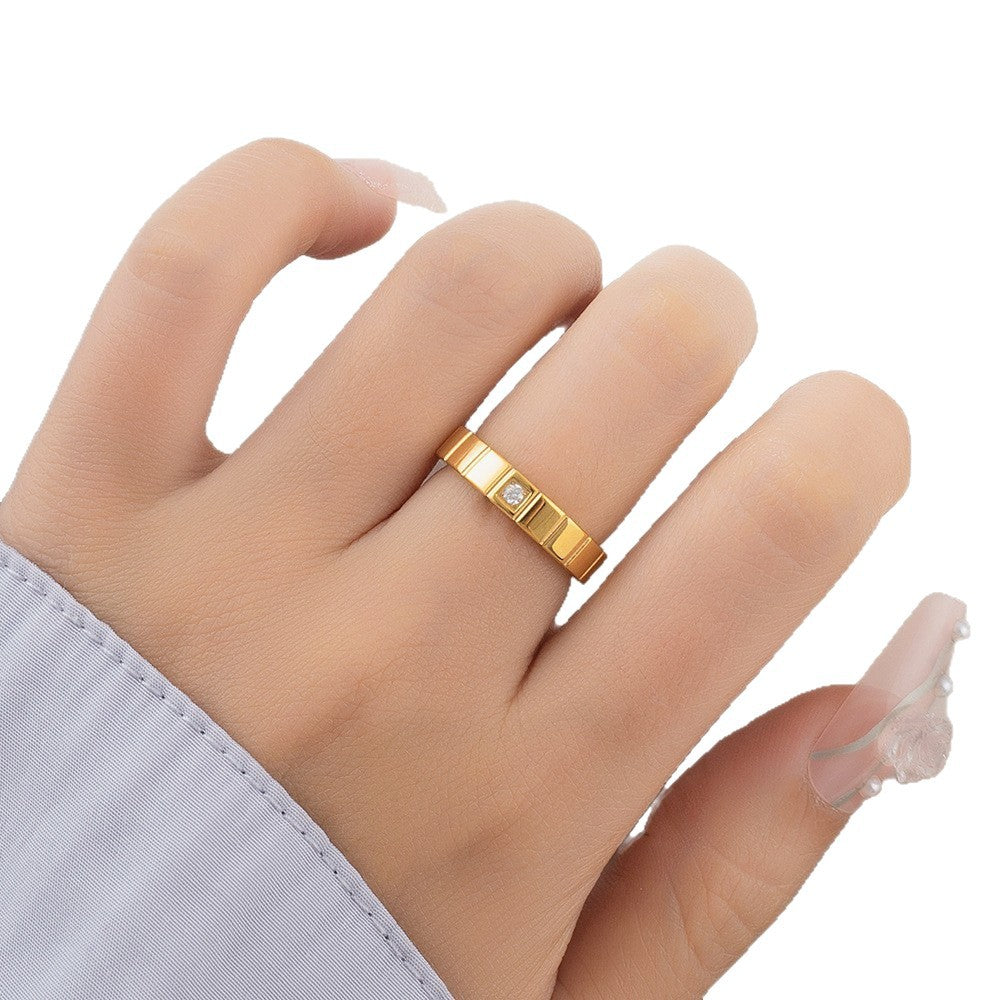 Precioso Anillo Cuadrado Geométrico de Acero Inoxidable con Chapado de Titanio y un Solo Diamante de Imitación, Unisex