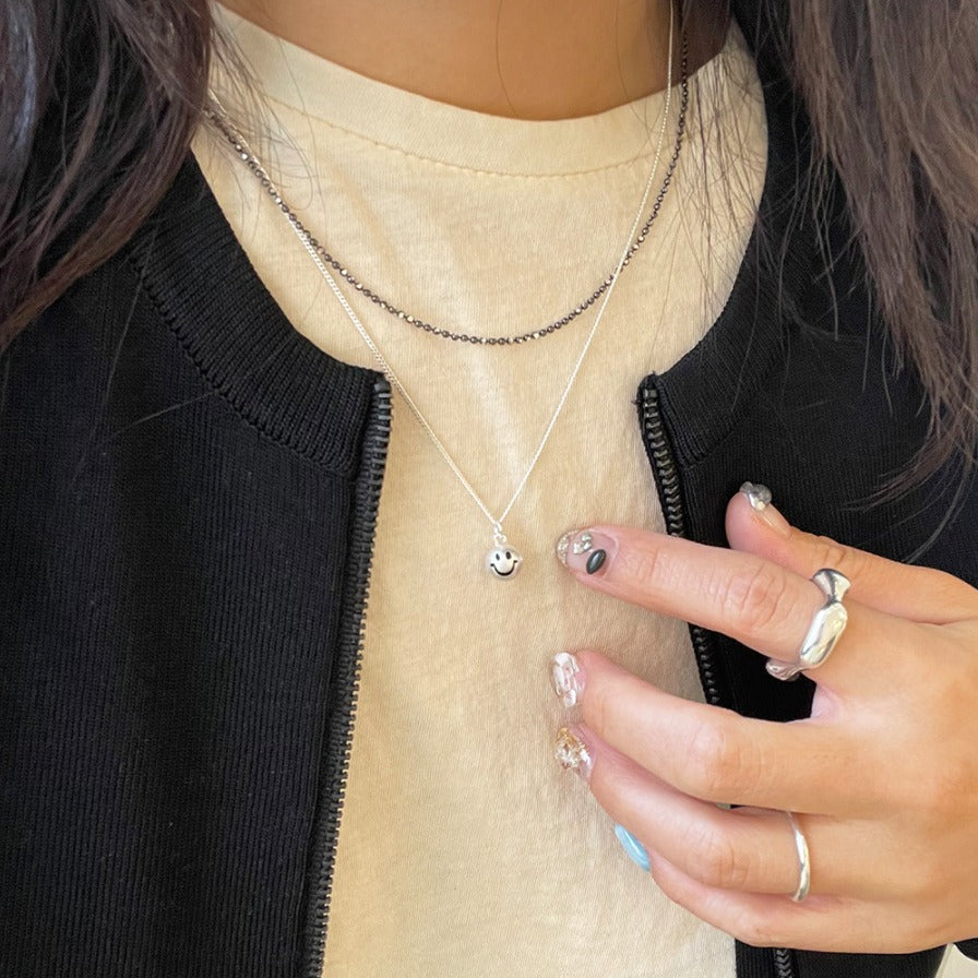 Collana con ciondolo Smiley Face da donna in argento sterling 925 con catena di perline, stile minimalista fresco e dolce