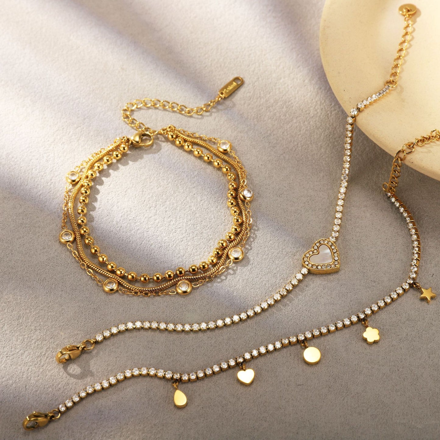 Bracciale Minimalista Geometrico in Acciaio Inossidabile Placcato per Donna con Accenti di Zircone Gioielli Ipoallergenici in Acciaio al Titanio