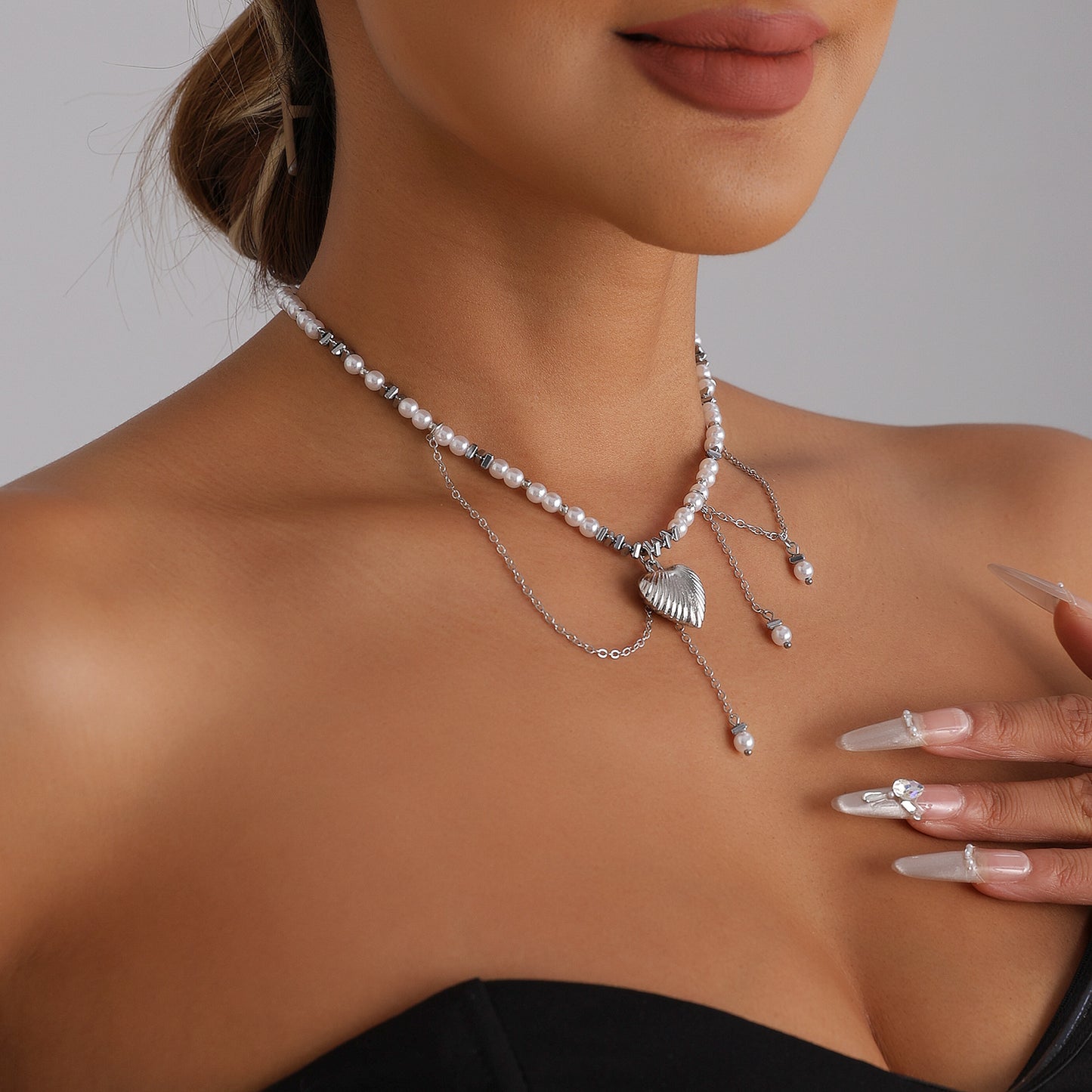 Textured Heart Geometric Alloy Plated Pendant Necklace for Women