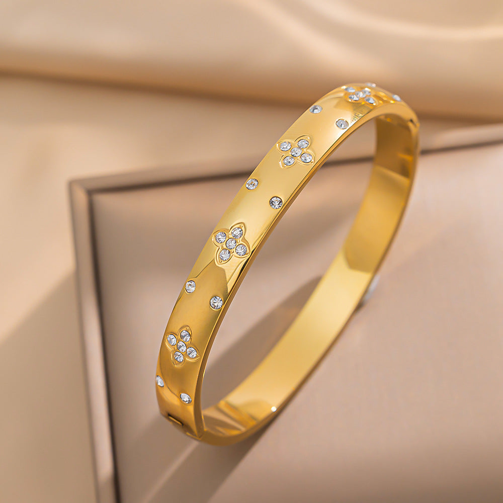 Minimalist Four-Leaf Clover Stainless Steel Bracelet for Women with Rhinestone Inlay and Electroplated Finish