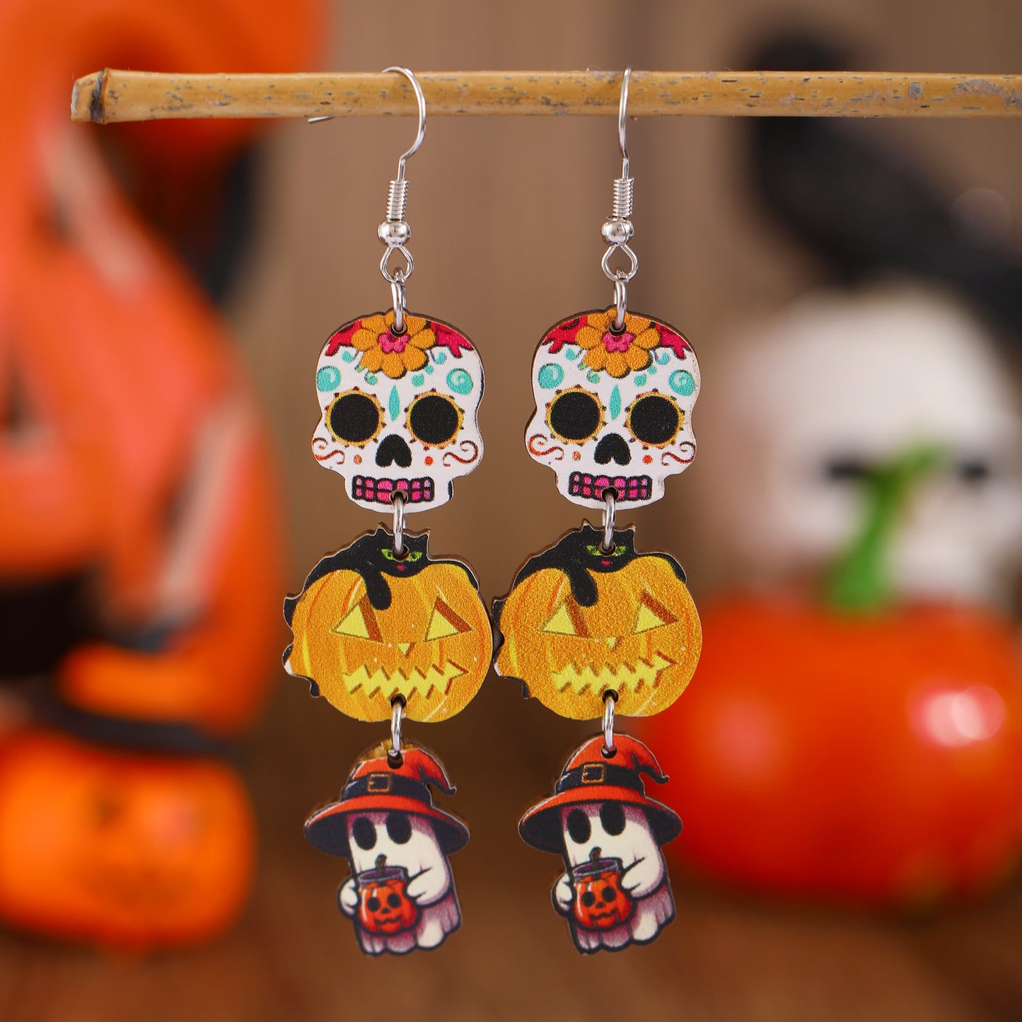 Pendientes de calavera geométrica de madera y calabaza con temática de Halloween para mujer con acabado chapado