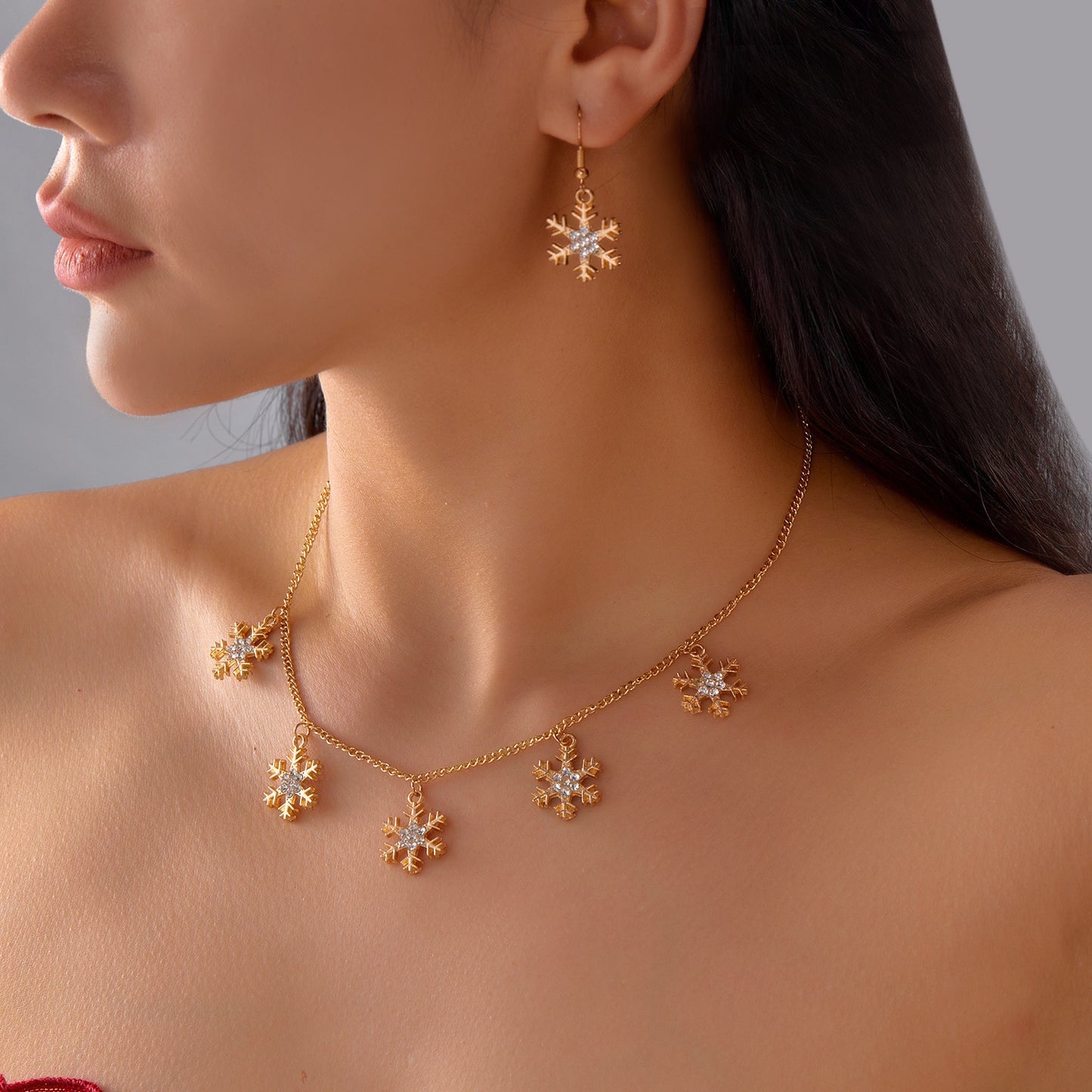 Juego de collar con colgante de copo de nieve navideño con incrustaciones de pedrería en aleación con acabado galvanizado para uso unisex