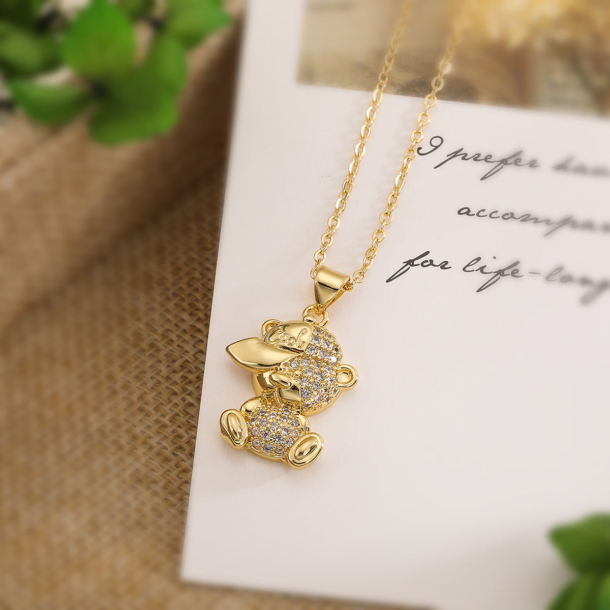 Minimalist Bear-Shaped Gold-Plated Copper Pendant Necklace for Women with Rhinestone Accents and Clavicle-Length Chain