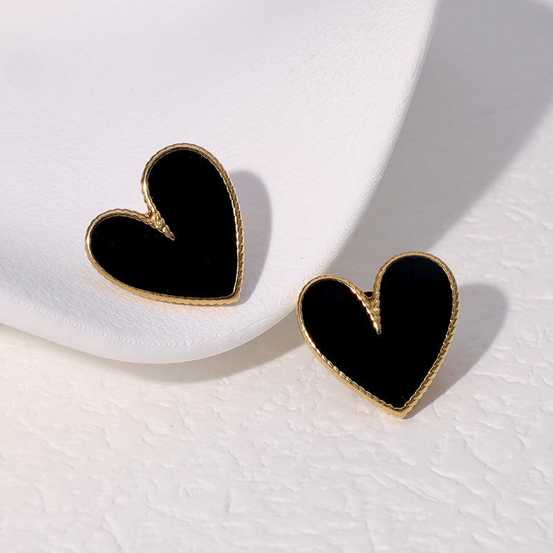 Orecchini a perno geometrici minimalisti in acciaio inossidabile placcati oro 18 carati, acciaio al titanio ipoallergenico, con accento a cuore, finitura elegante di lusso retrò