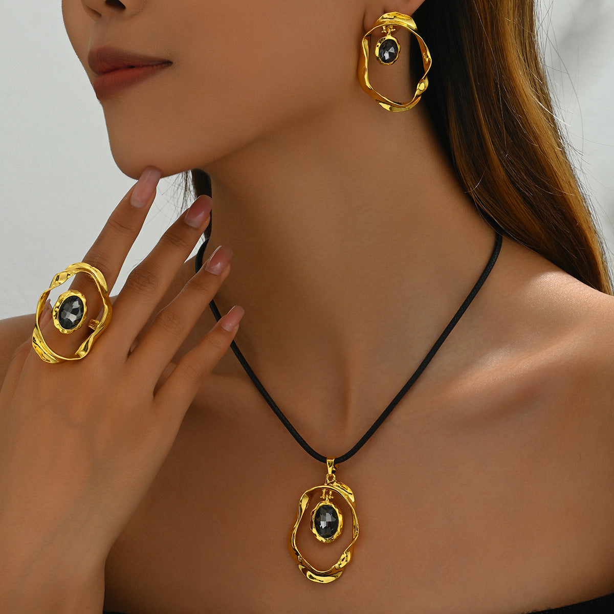 Conjunto de Collar, Pendientes y Anillo Irregulares Geométricos Minimalistas de Aleación con Incrustaciones de Cristal para Mujer
