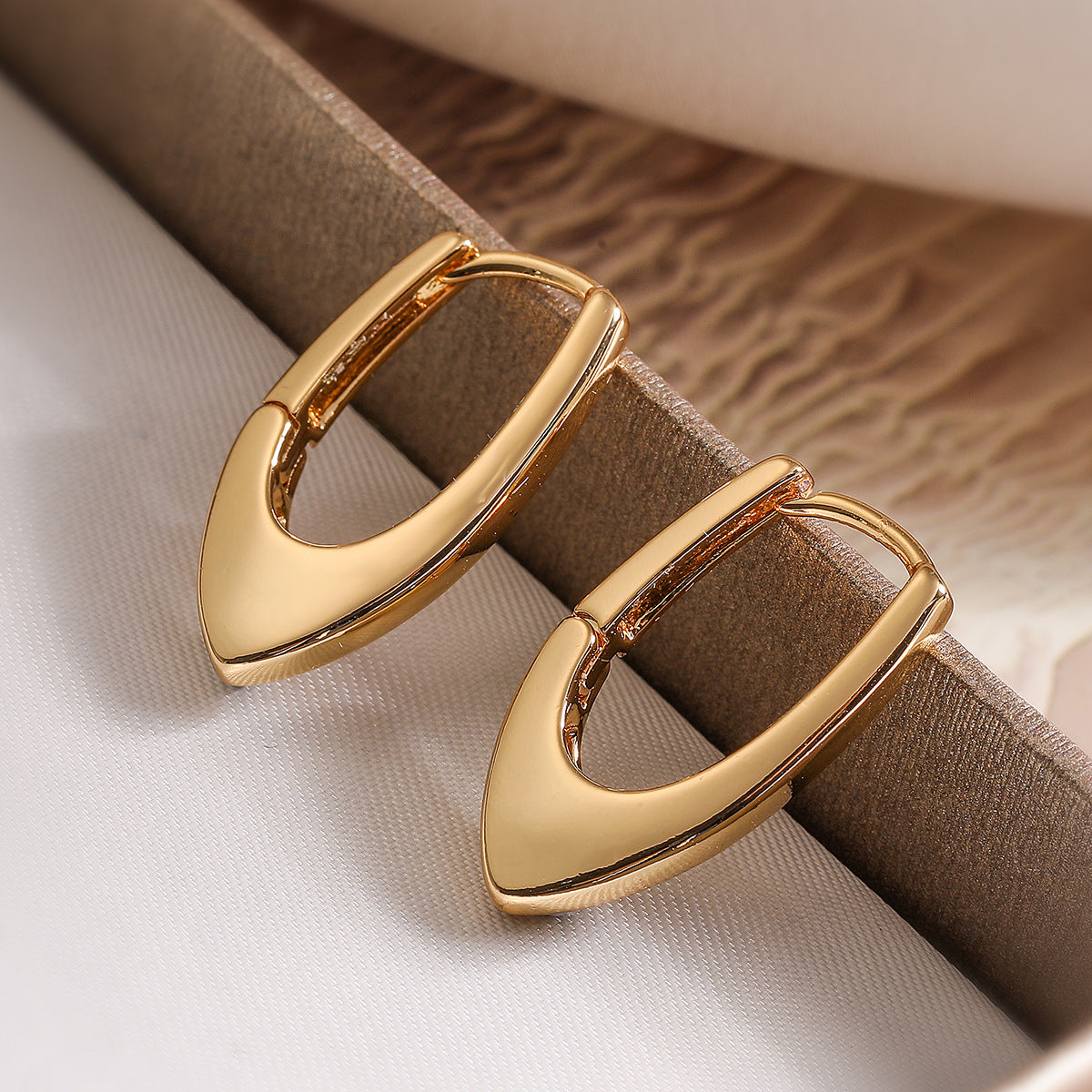 Orecchini Geometrici Irregolari Minimalisti da Donna in Ottone con Placcatura in Oro