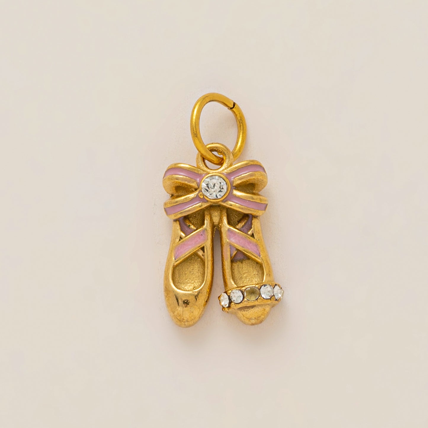 Ciondolo con Barretta in Acciaio Inox Placcato Oro 18K PVD con Scarpette da Ballo Geometriche Vintage