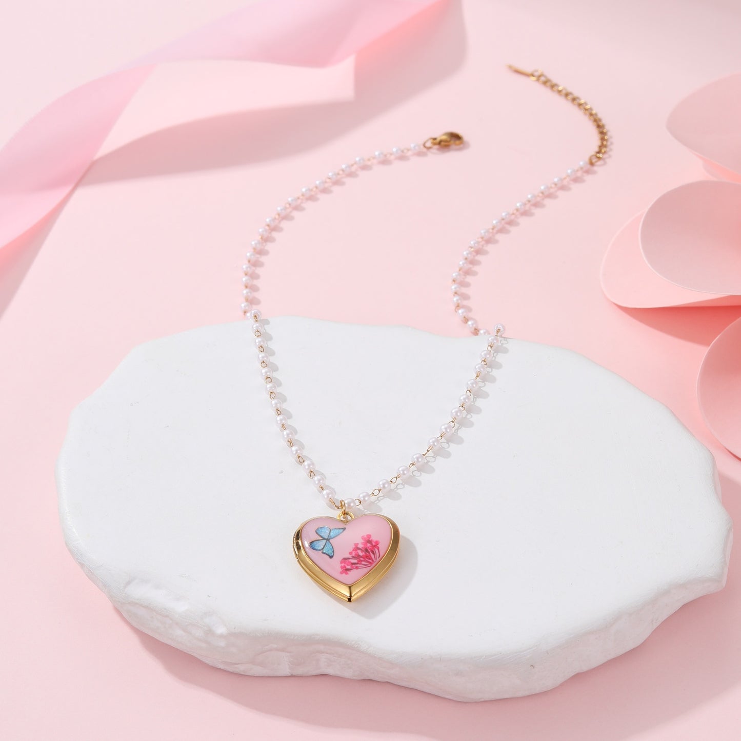 Elegante collar de acero inoxidable con colgantes de esmalte de corazón, florales y mariposas para mujer