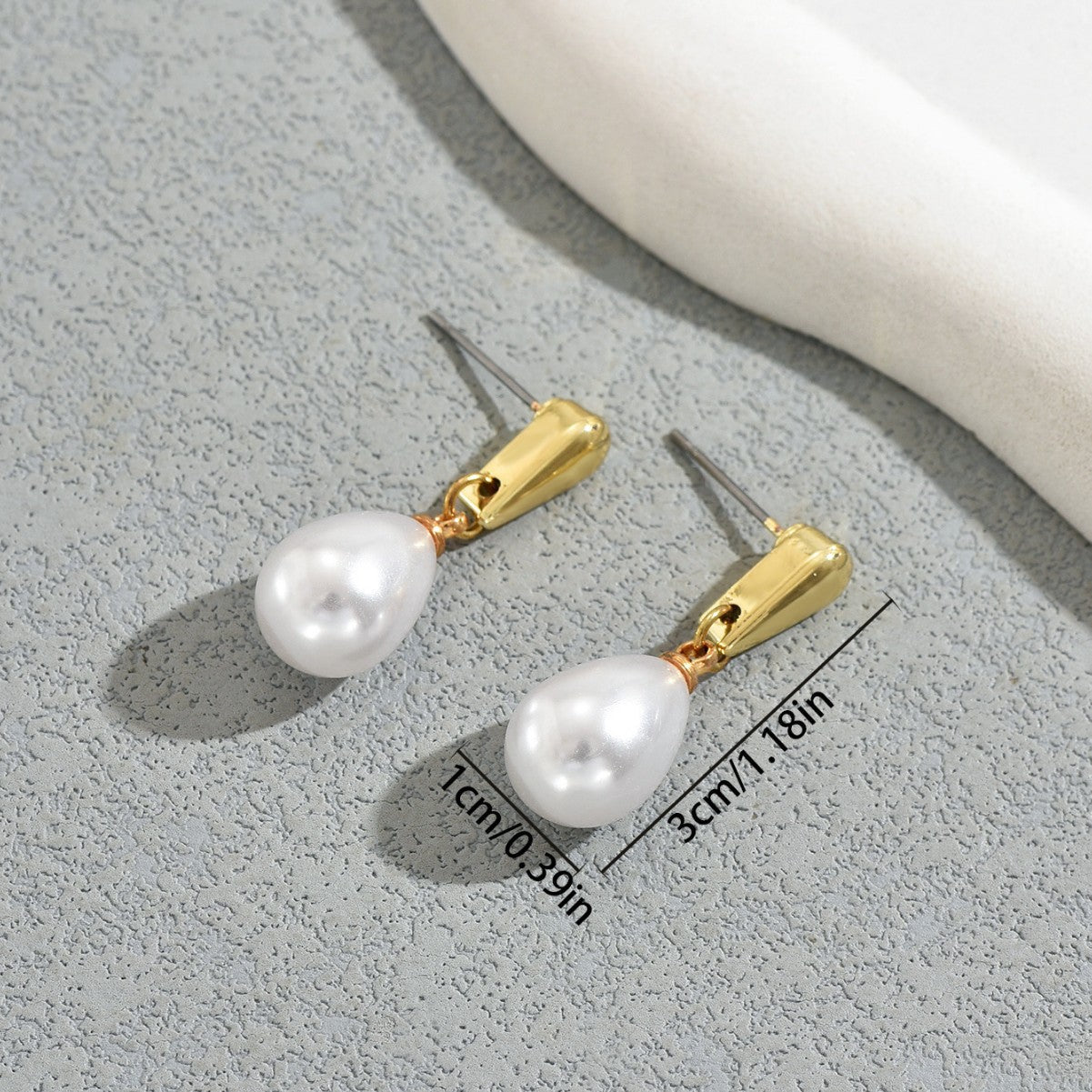 Orecchini geometrici a goccia di lusso minimalista con intarsio di perle per donna, perno in acciaio inossidabile
