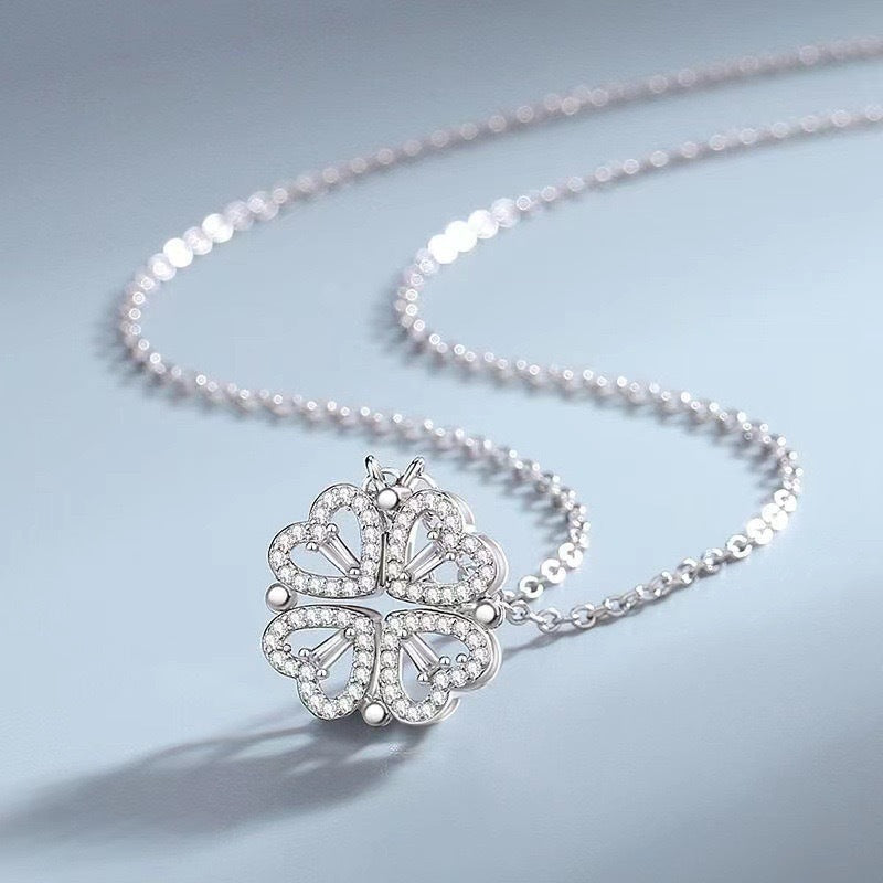 Collana da donna con ciondolo a quadrifoglio a forma di cuore minimalista, con base in rame e placcatura in oro vero