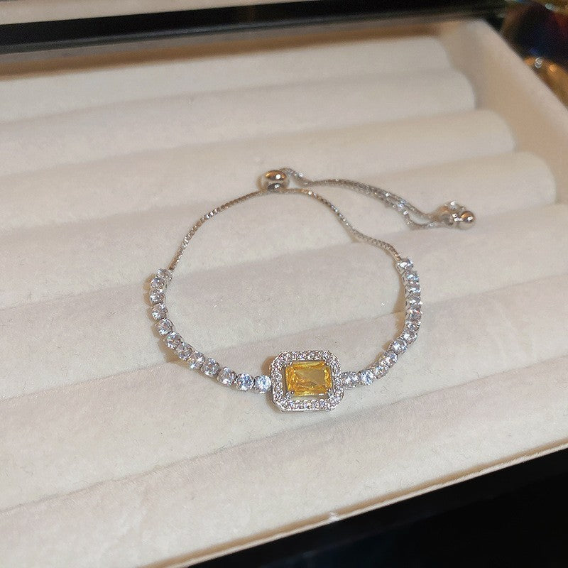 Elegant Heart-Shaped Gold-Plated Zirconia Bracelet for Women with Delicate Luxury Aesthetic