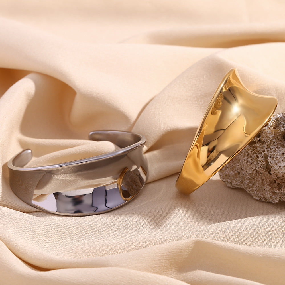 Minimalist Geometric Hollow-Out Stainless Steel Bracelet with 18K Gold Plating for Women