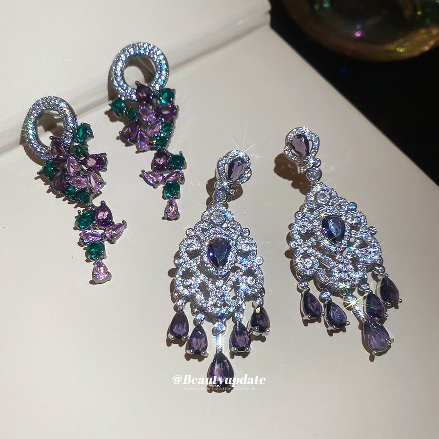 Orecchini geometrici a goccia stile vintage con intarsio di zirconi, base in rame e perni in acciaio inossidabile