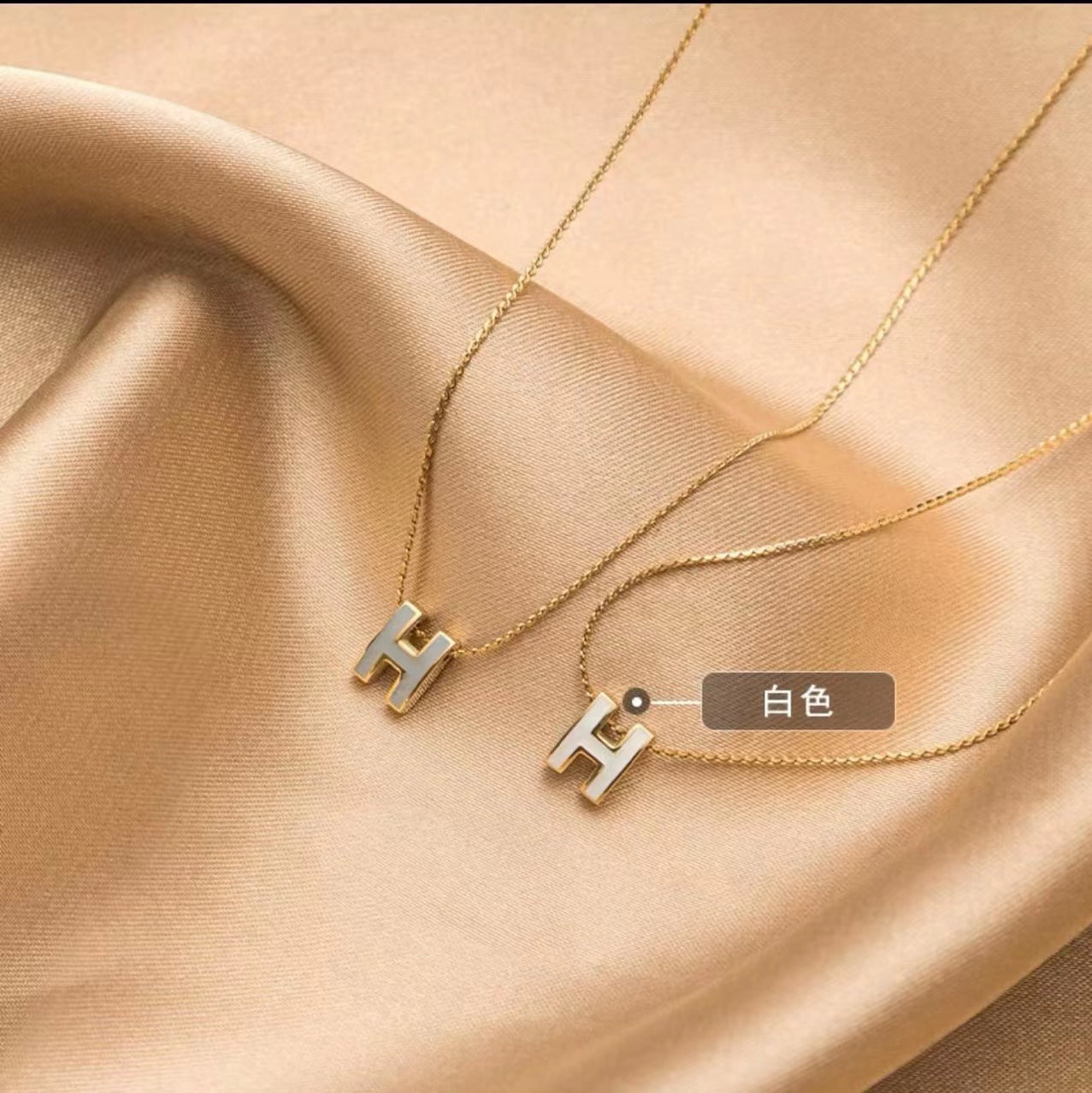Collana pendente con lettera di lusso minimalista in acciaio al titanio placcato oro per donna