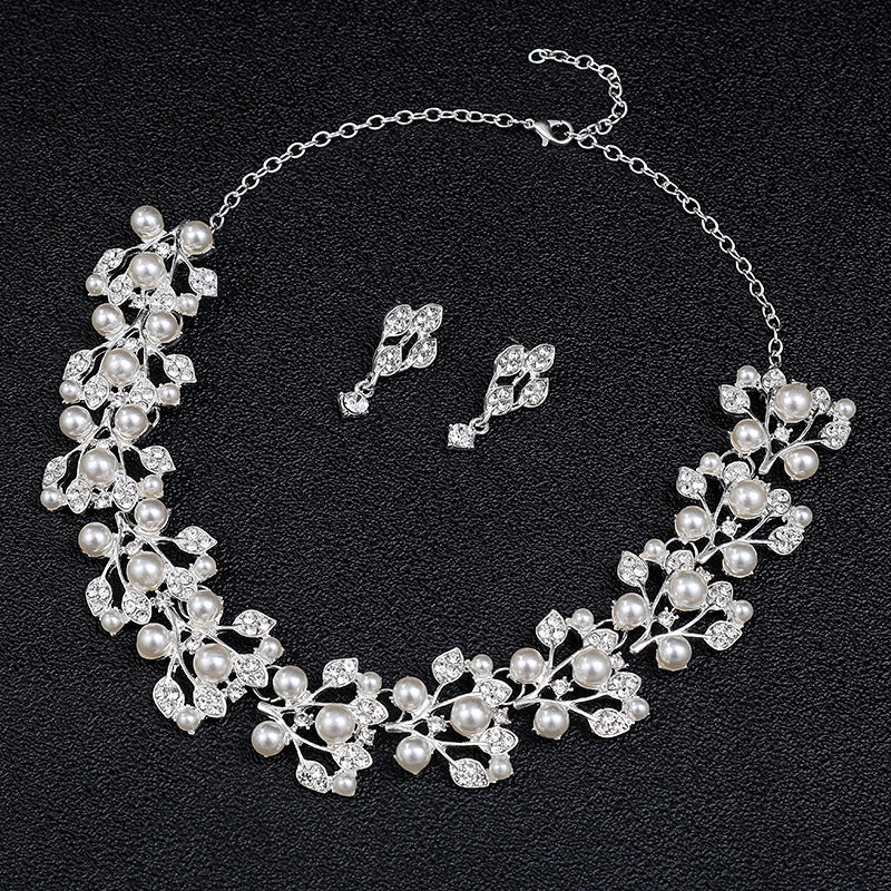 Fashion OL Style Leaf-Shaped Alloy Necklace and Earrings Set for Women with Electroplated Finish