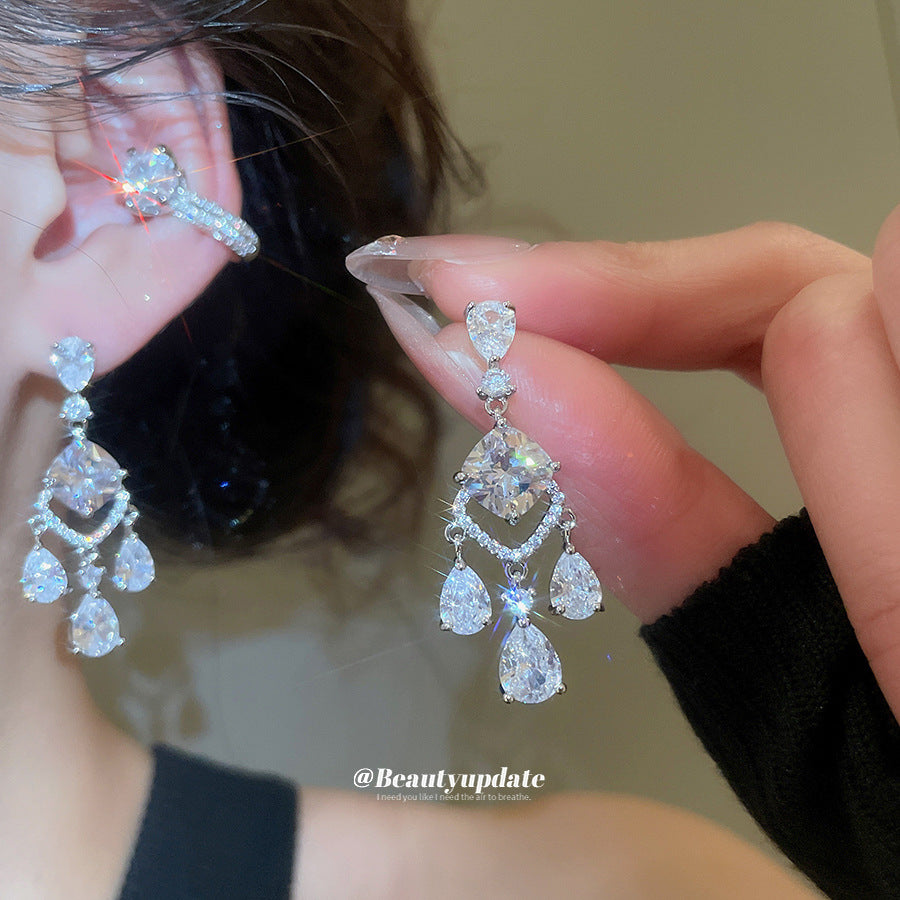 Pendientes elegantes de tuerca con diamantes de imitación y forma de lágrima, para mujer, con postes de acero inoxidable