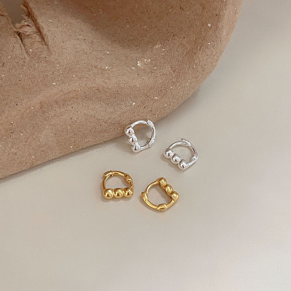 Orecchini a perno con lettere geometriche minimaliste in argento sterling 925 placcato oro