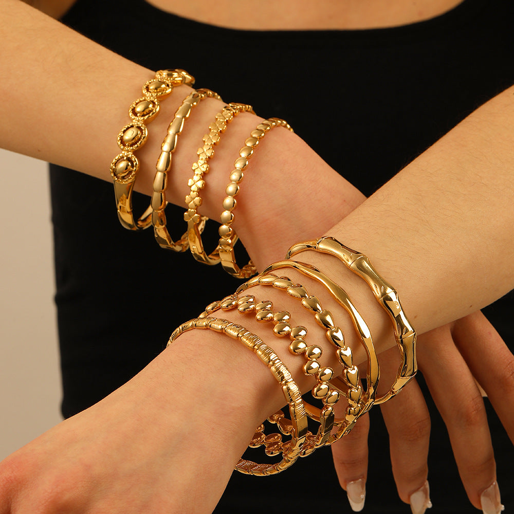 Bracciale Minimalista da Donna a Giunzione di Bambù Stellata in Acciaio Inossidabile con Placcatura Sottovuoto in Oro 18K Design Geometrico