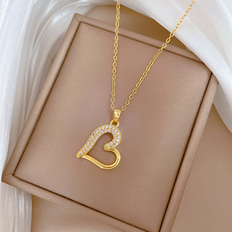 Collana di Lusso a Cuore in Acciaio al Titanio con Intarsi di Strass per Donne e Uomini, Delicata Catena alla Clavicola con Design Geometrico