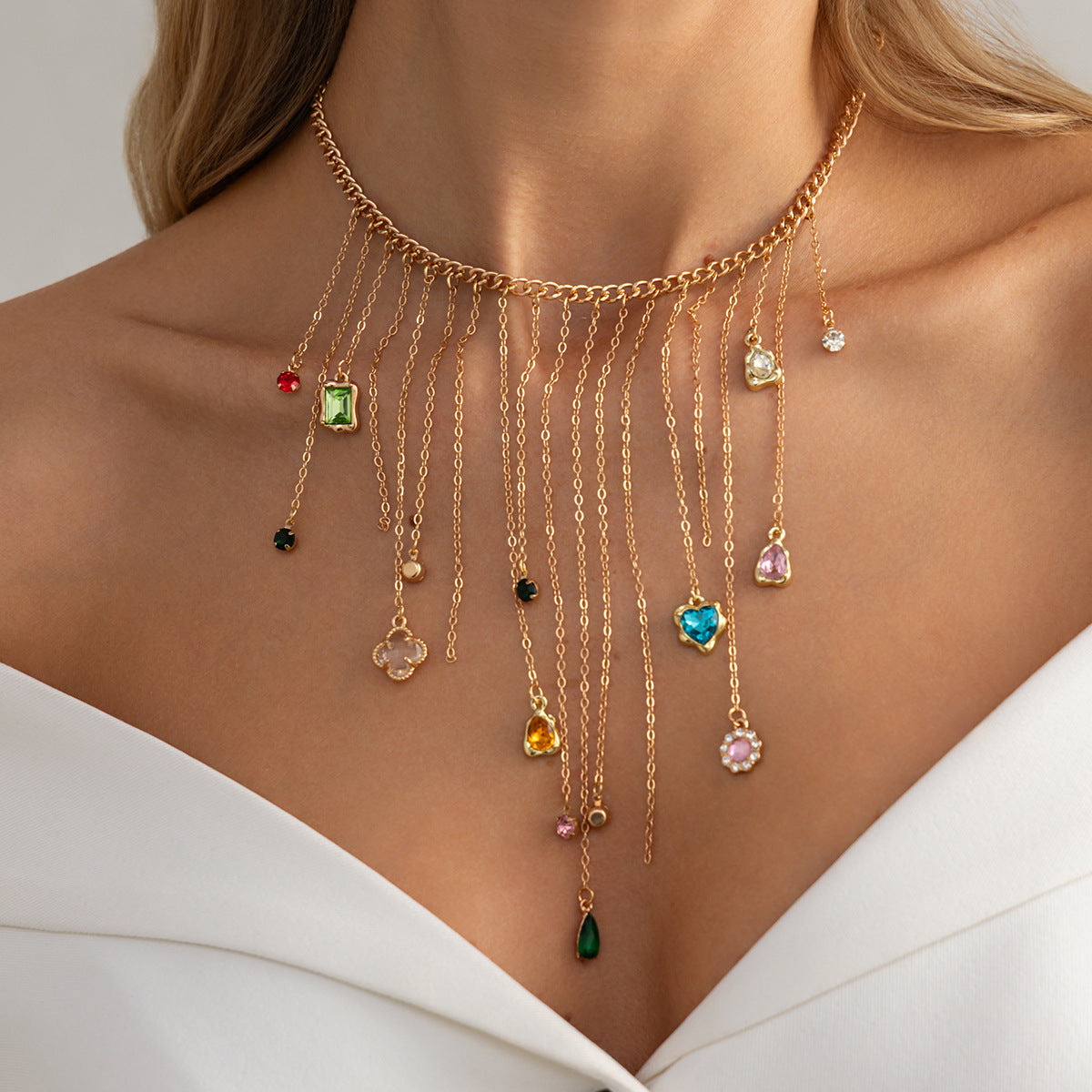 Sweet Elegant Heart Shape Gemstone Inlaid Acrylic Pendant Plated Alloy Necklace with Tassel for Women