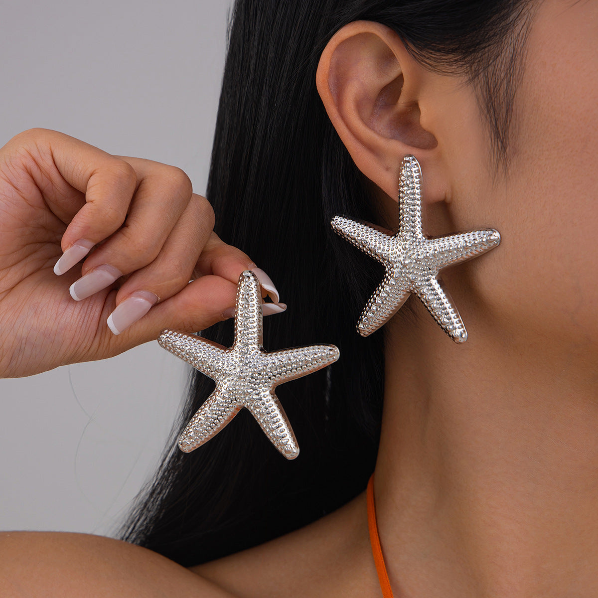 Vacation Style Star-Shaped Geometric Metal Stud Earrings for Women with Electroplated Finish and Beach-Inspired Design