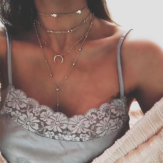 Collana Pendente Luna Crescente Minimalista da Donna con Catena a Y in Lega e Dettaglio Nappa