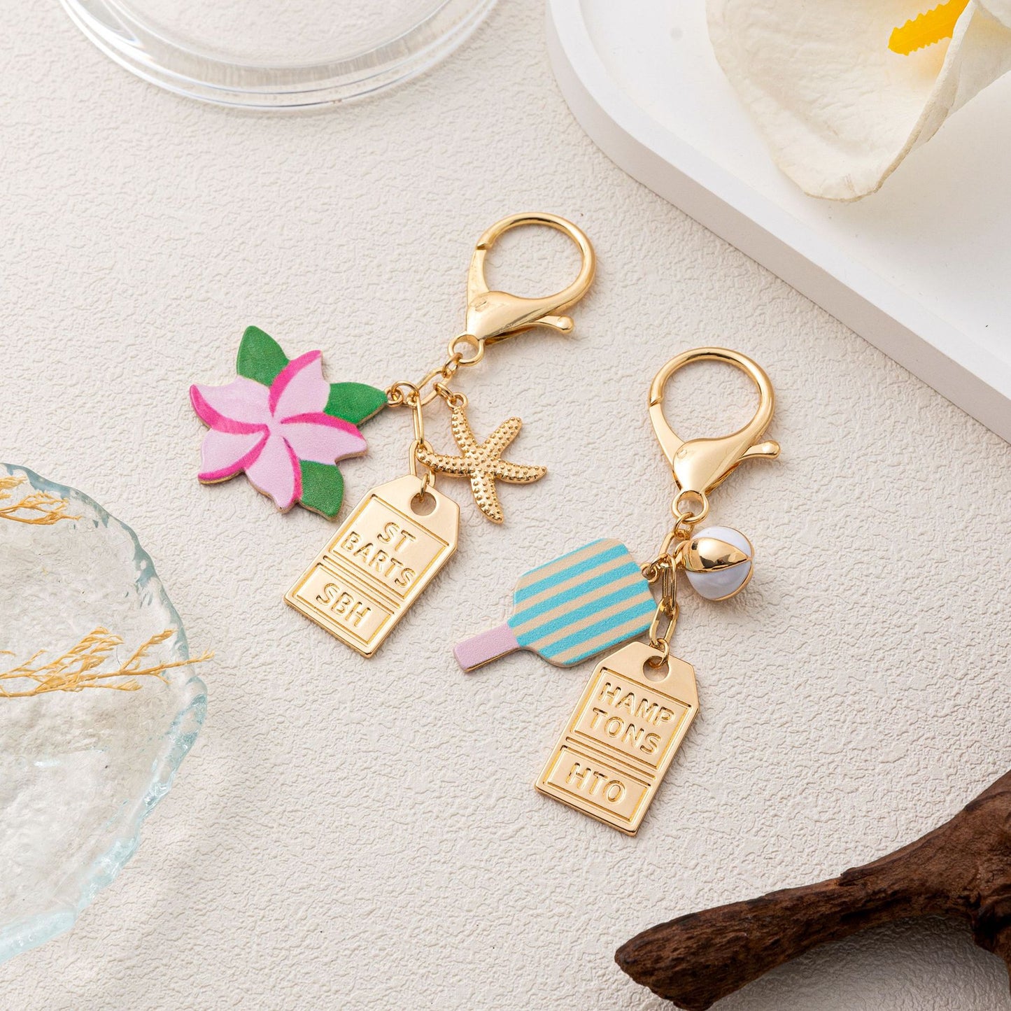 Minimalist Plated Metal Keychain Charm Bar with Umbrella Pattern