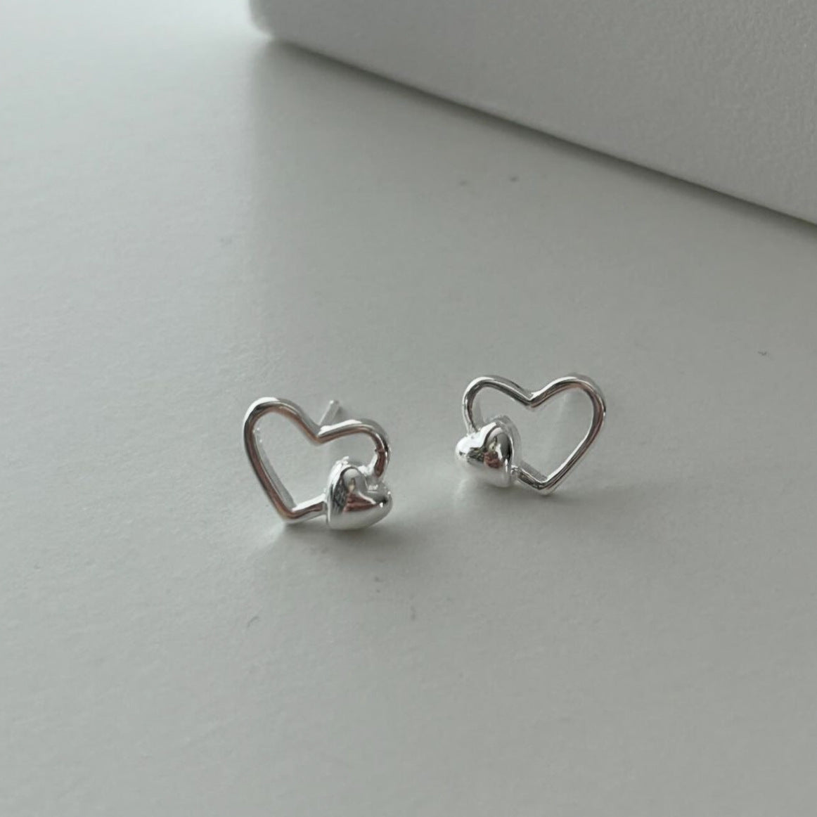 Minimalist Heart-Shaped 925 Sterling Silver Stud Earrings with Plated Finish