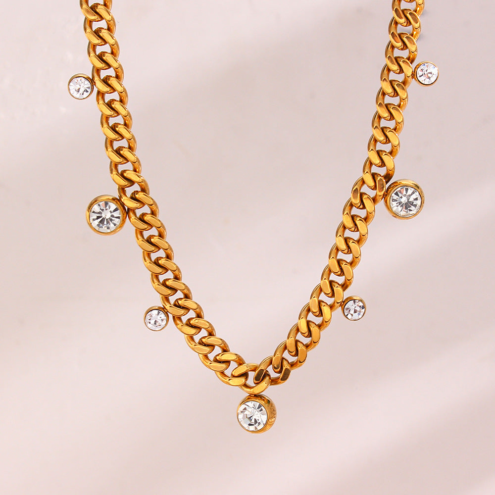 Collana da donna alla moda vintage in acciaio inossidabile con maglia cubana geometrica, pendente in acciaio al titanio e intarsi in strass