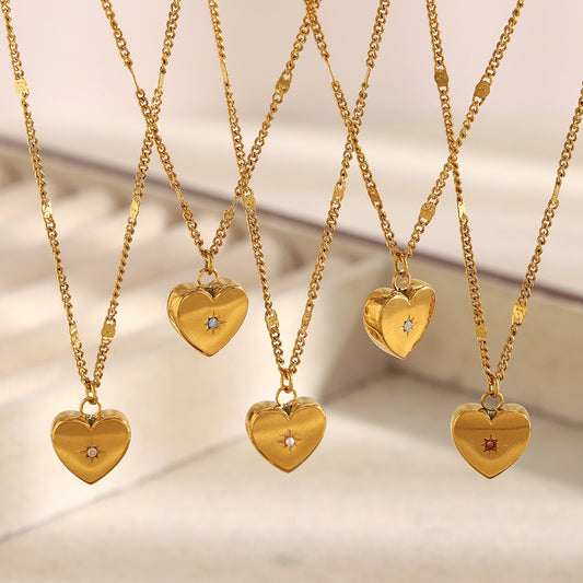 Collana Minimalista a Cuore in Acciaio Inossidabile con Placcatura in Oro 18K e Mini Accenti di Zirconi per Donna