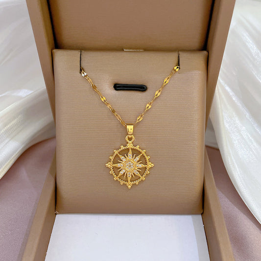 Collana con ciondolo a stella a otto punte con pavé di strass in acciaio al titanio di lusso, placcata oro, in rame, regolabile da donna