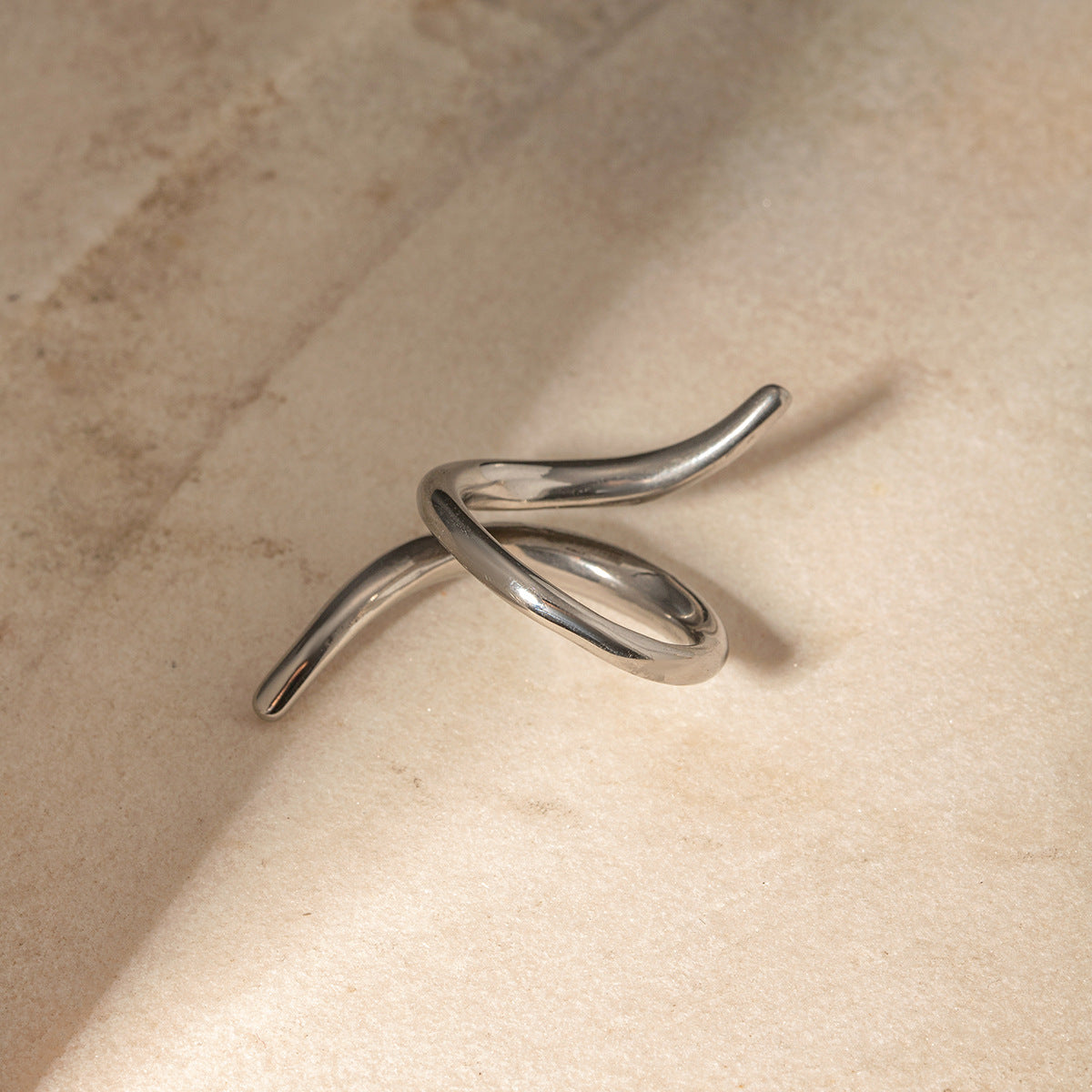 Anello Aperto Asimmetrico Geometrico Minimalista Gioielli Unisex in Acciaio Inossidabile Placcato Oro 18K
