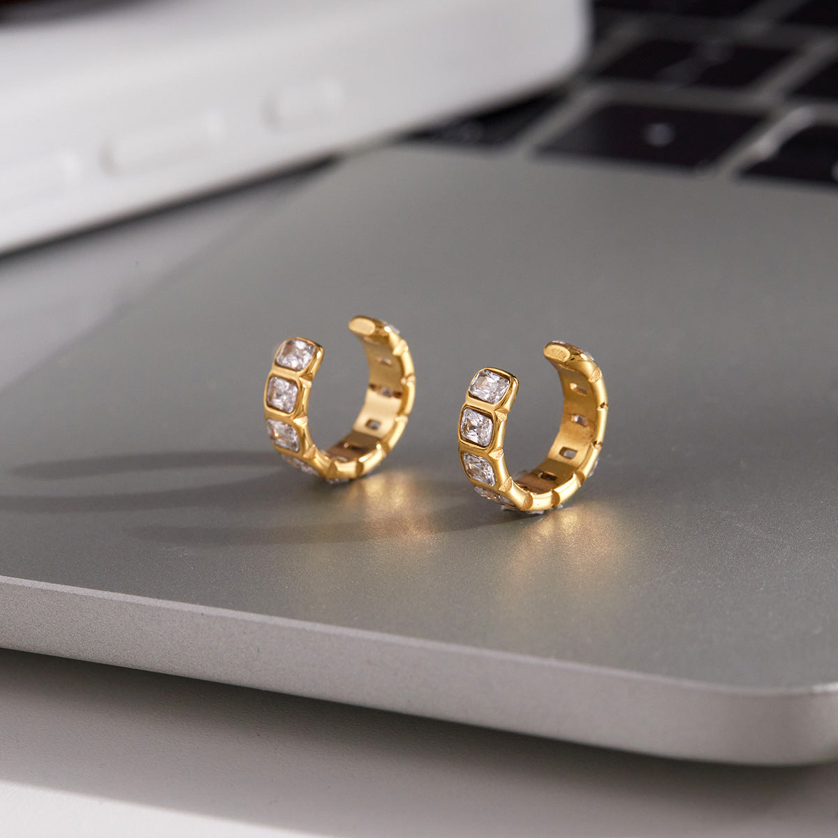 Pendientes de acero inoxidable geométricos con circonita para mujer con acabado chapado, joyería de lujo minimalista y moderna