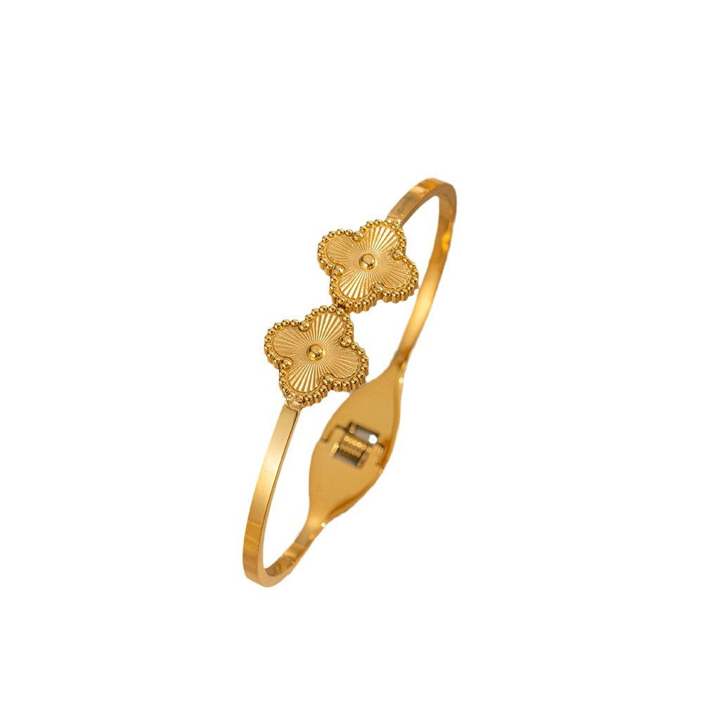 Minimalist Four-Leaf Clover Shape Titanium Steel Bracelet with Vacuum Electroplating for Women