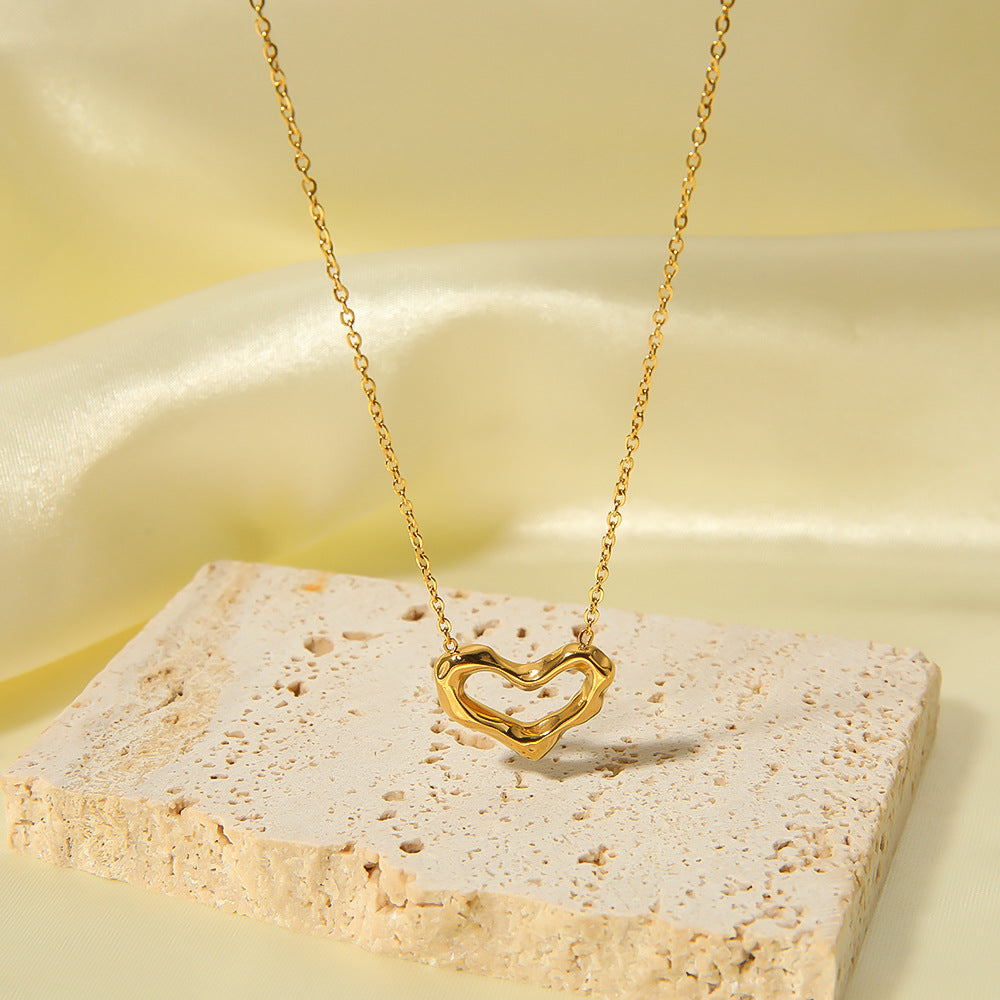 Collana con Pendente a Cuore Cavo Irregolare da Donna in Acciaio Inossidabile con Placcatura in Oro 18K