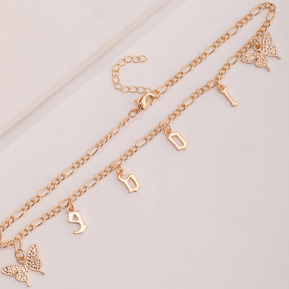 Collar colgante de mariposa estilo punk con letras para mujer en aleación con acabado chapado en cadena de caja