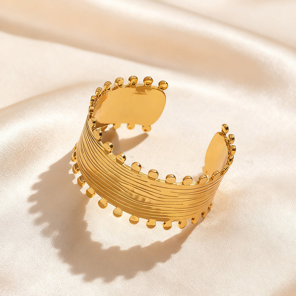 Bracciale a Polsino Aperto in Acciaio Inox con Motivo Geometrico Vintage