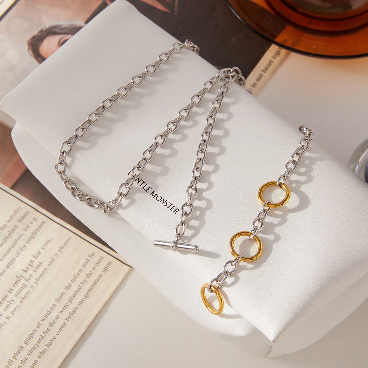 Collana girocollo minimalista geometrica in acciaio inossidabile da donna con ciondolo in acciaio al titanio placcato su catena a maglie cubane